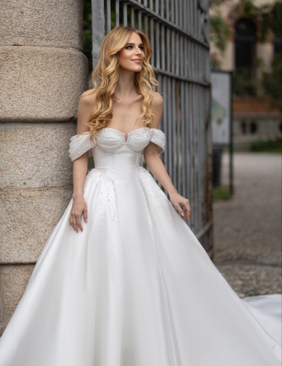 Fantasy wedding dress